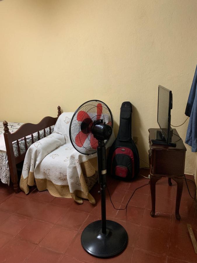 Casa Cisneros Bed & Breakfast Леон Екстер'єр фото