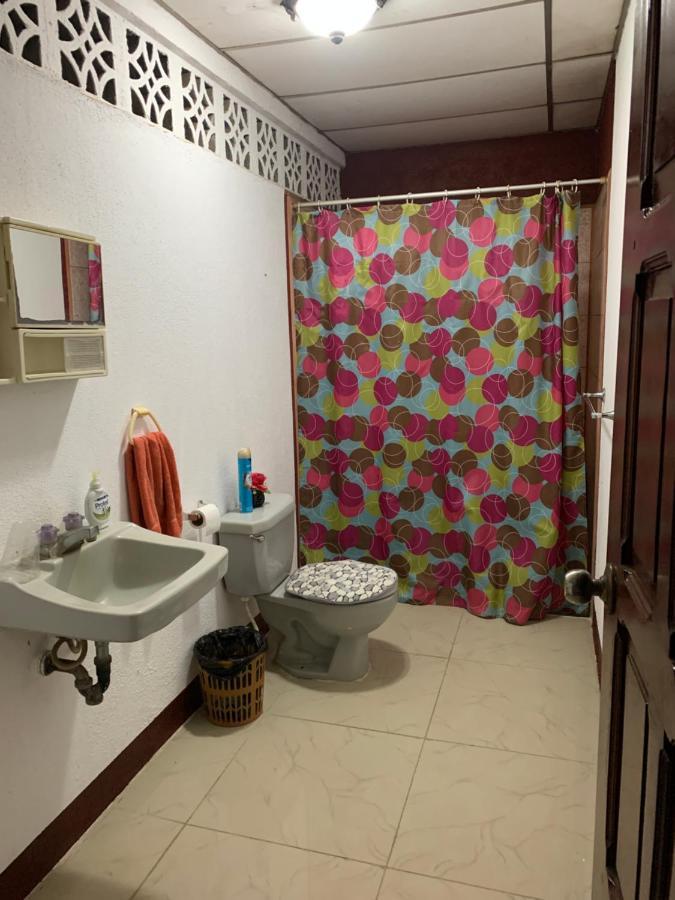 Casa Cisneros Bed & Breakfast Леон Екстер'єр фото